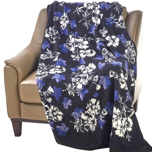 Vera Bradley Frosted Floral Design  blanket NWT - Picture 1 of 6